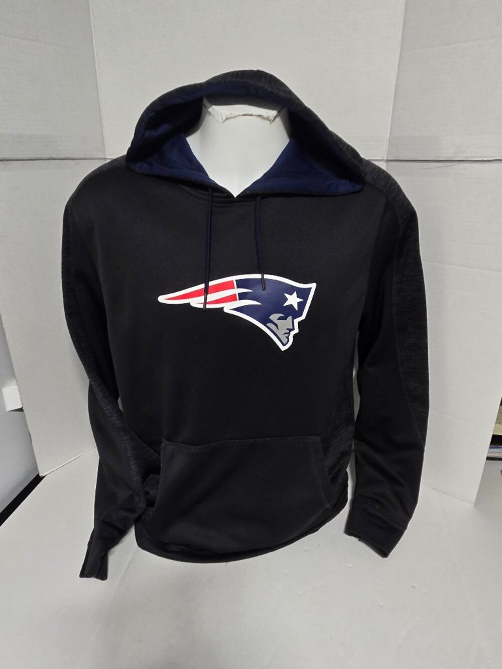 New England Patriots Majestic Therma Base Hoodie Men’s Large Black NFL $39